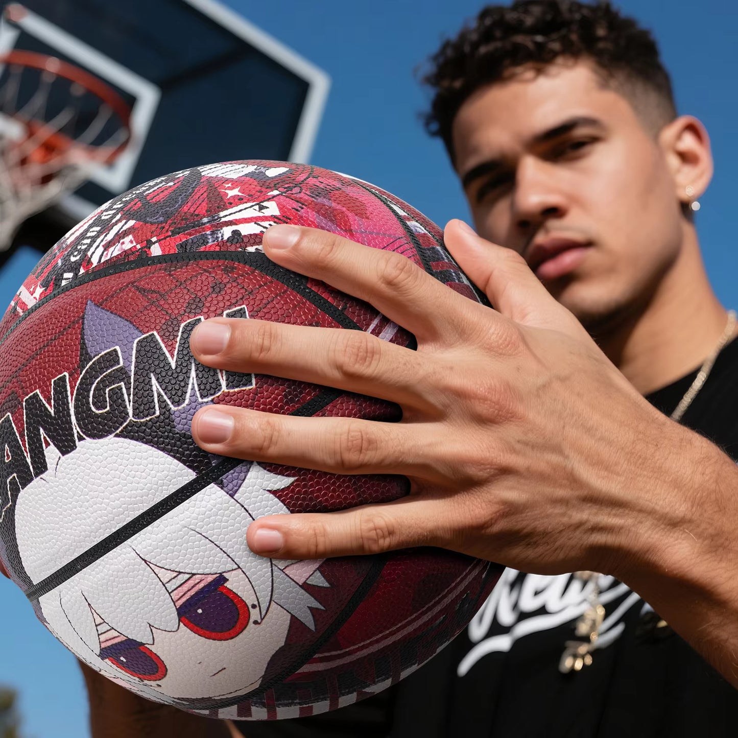 Kuangmi Anime Street Basketball, made of PU leather, is an official Size 7 streetball suitable for men, women and youth